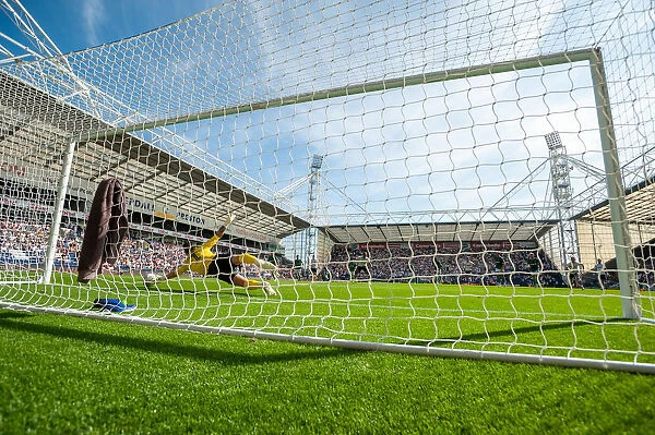 Preston North End's Daniel Johnson Scores Dramatic Penalty Against Sheffield Wednesday (2019-2020 Championship)
