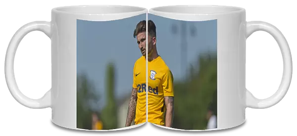 DK Flyde v PNE, Sean Maguire yellow kit (5)
