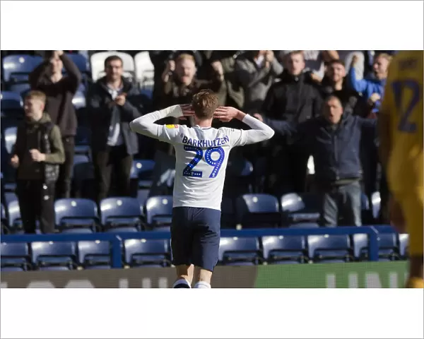 Tom Barkhuizen Celebrates His Goal Against Wigan Athletic