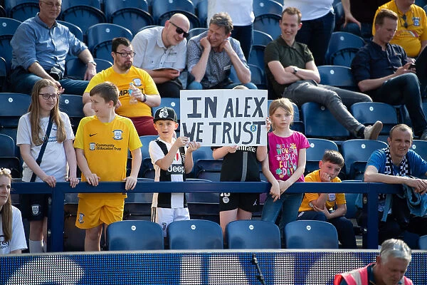 Fan Photo, In Alex We Trust