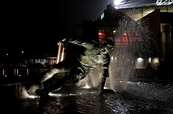 Football - Preston North End v Queens Park Rangers Coca-Cola Football League Championship - Deepdale - 19 / 10 / 04 Statue of Tom Finney outside the Stadium Mandatory Credit: Action Images  /  Darren