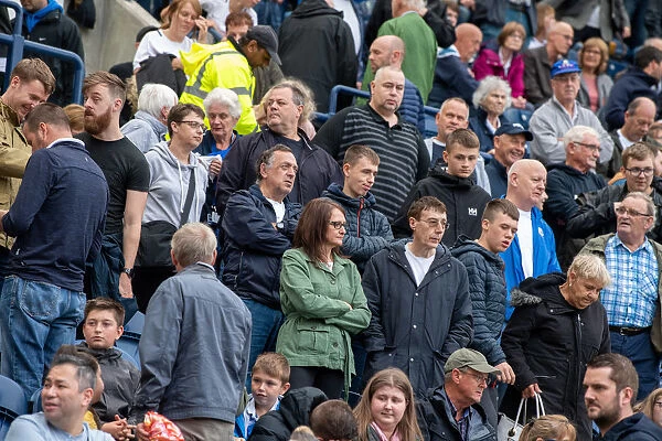 IR, PNE v Wigan Athletic, Fans, Applause (3)