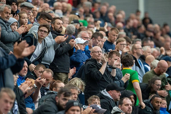 IR, PNE v Wigan Athletic, Fans, Applause (7)