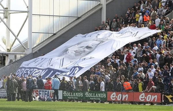 Preston North End Fans Honor Sir Tom Finney with Unified Banner vs. Blackpool (08 / 09, Championship)
