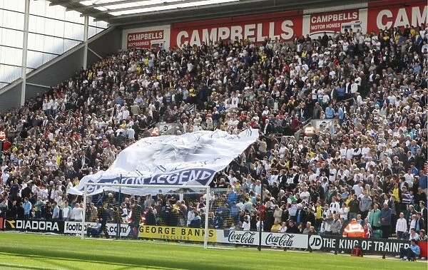 Preston North End vs Blackpool: A Sea of Red and White - Fans Honor Legend Sir Tom Finney at Deepdale Championship Match (08 / 09)