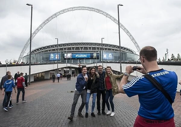 Preston North End vs Swindon Town: Electric Atmosphere at Wembley Before the Sky Bet League One Play-Off Final
