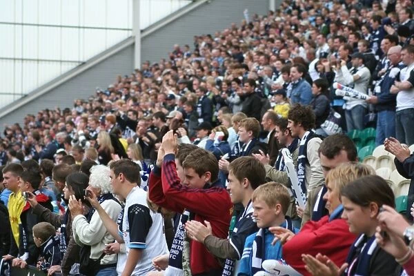 A Sea of Passion: Preston North End FC Fans at PNE vs Birmingham (06-05-07)