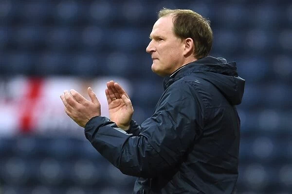 Simon Grayson Guides Preston North End Against Hull City in Sky Bet Championship Battle at Deepdale (December 28, 2015)