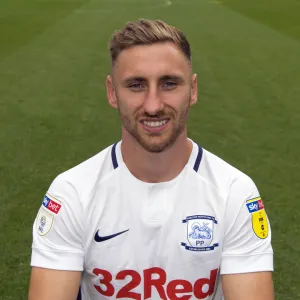 2018 PNE Head Shot: Louis Moult