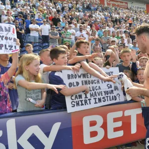 Alan Browne Gives His Shirt To Young Fans