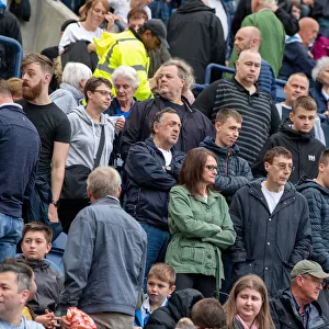 IR, PNE v Wigan Athletic, Fans, Applause (3)