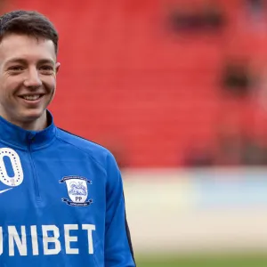 Jack Baxter Joins In Warm Up At Forest